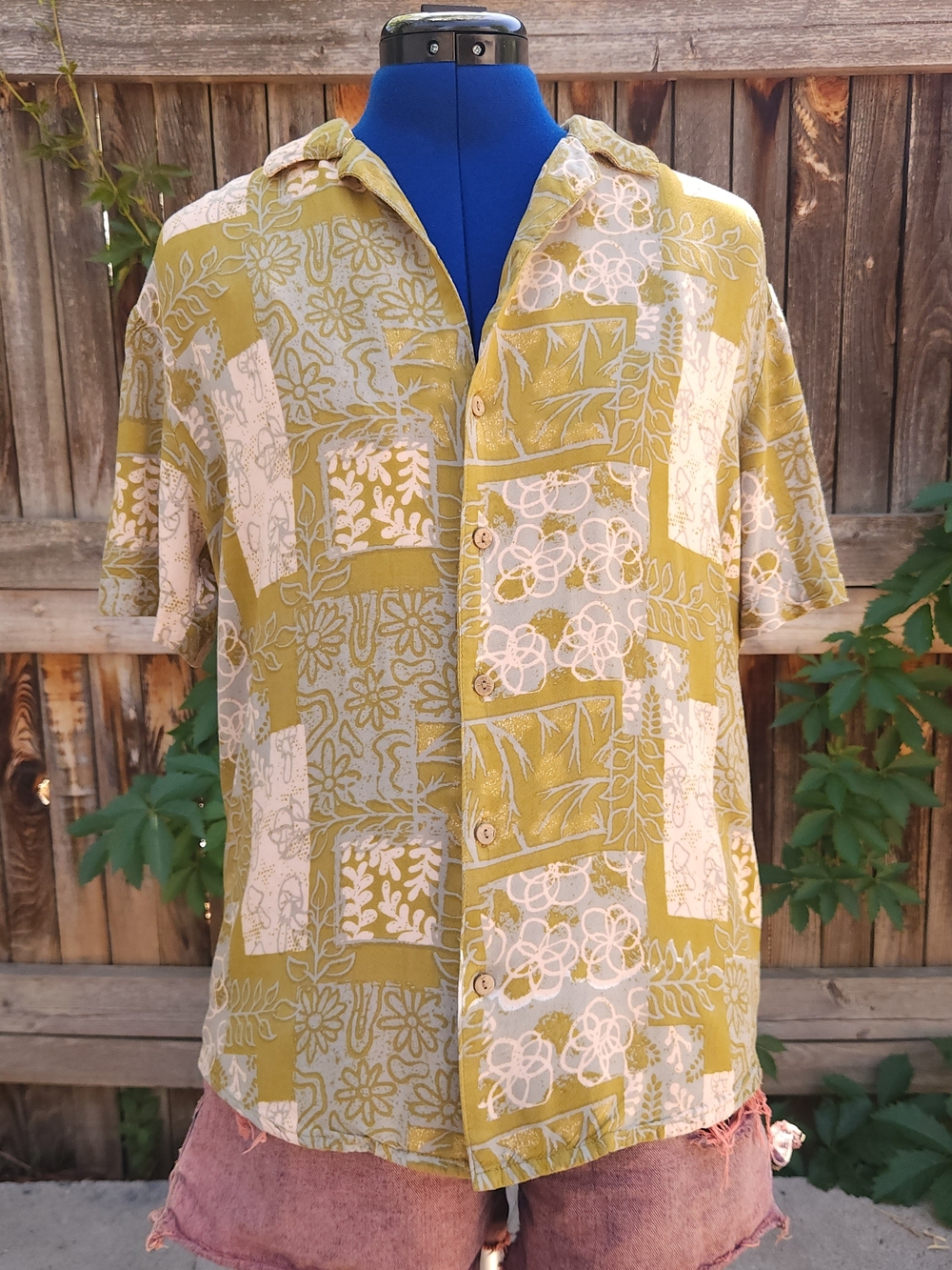 Earthbound Trading Co. Mushroom and Floral Camp Collar Shirt Size Small Unisex